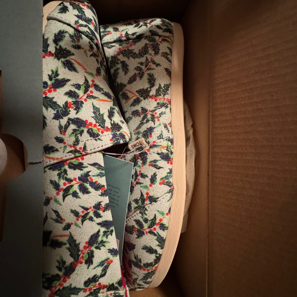 TOMS Women’s Mint Holly Jolly Espadrilles-8.5M- NWT